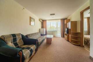 Гостиница Спортивная Симферополь Номер комфорт с 1 двуспальной кроватью-8