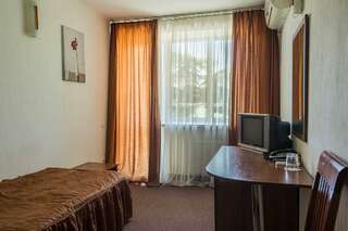 Гостиница Спортивная Симферополь Номер стандарт с 1 односпальной кроватью-5