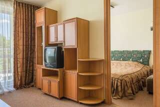 Гостиница Спортивная Симферополь Номер комфорт с 1 двуспальной кроватью-7