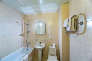 Гостиница Спортивная Симферополь Номер стандарт с 1 односпальной кроватью-3