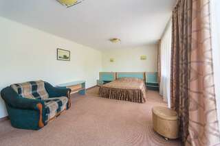 Гостиница Спортивная Симферополь Номер комфорт с 1 двуспальной кроватью-15