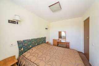 Гостиница Спортивная Симферополь Номер комфорт с 1 двуспальной кроватью-5